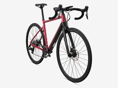 The Van Rysel E-EDR AF electric road bike weighs around 14 kg (~31 lbs). (Image source: Decathlon)