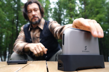 The PocketCloud and its modular Dock. (Source: StationPC)