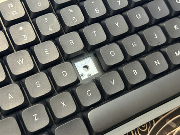 Akko Air 01 two pin hot swappable switch