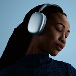 The design of the Apple AirPods Max 2 is almost exactly the same as its predecessor.