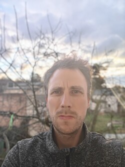 Selfie with the 16 MPix camera of the Realme GT7 Pro