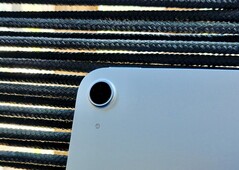The Apple iPad Air 13 M4 2026 is high-quality and blazingly fast. It has its price, but is not that expensive by Apple standards.