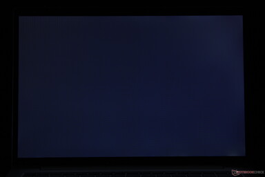 Minimal uneven backlight bleeding