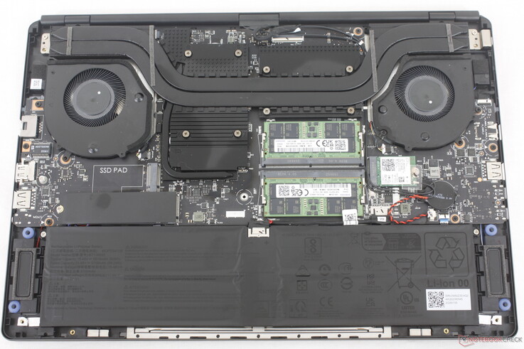 2026 Stealth 16 supports up to two PCIe4 x4 NVMe 2280 SSDs and two DDR5 SODIMM modules
