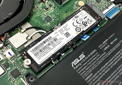 The Samsung PM9A1 NVMe SSD throttles heavily under constant load
