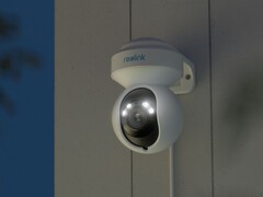 The Reolink E1 Outdoor Pro security camera supports dual-band Wi-Fi 6. (Image source: Reolink)