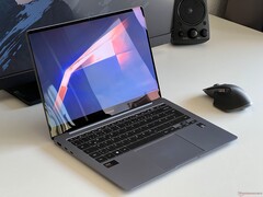 The Galaxy Book 4 Pro 14'' is available for almost half its launch price on Amazon. (Image source: Notebookcheck)