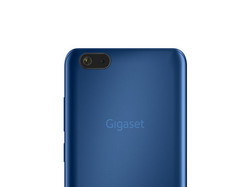 In review: Gigaset GS100. Test device courtesy of Gigaset Germany.