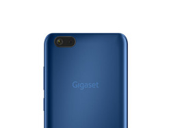 In review: Gigaset GS100. Test device courtesy of Gigaset Germany.
