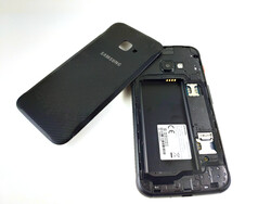 Samsung Galaxy XCover 4s removable battery cover
