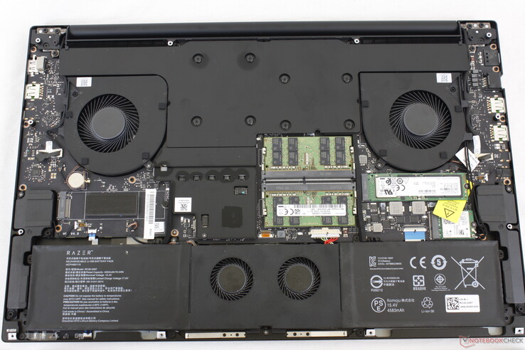 2021 Blade 17 for comparison. Note the major differences in the speakers, fans, and positioning of the motherboard components