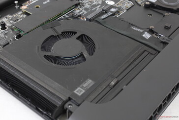 Certain cooling elements, such as the liquid metal interface and heat pipes, are only present on RTX 4080/4090 SKUs