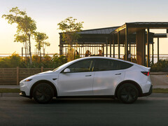 The Model Y in Pearl White. (Image source: Tesla)