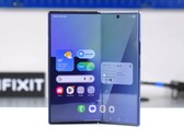 iFixit's teardown indicates that the Samsung Galaxy Z Fold 7 is very difficult to repair. (Image source: iFixit)