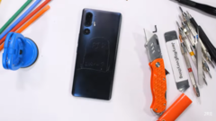 The U24 Pro. (Image source: JerryRigEverything)