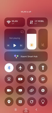 Xiaomi 17 HyperOS 3 smartphone review