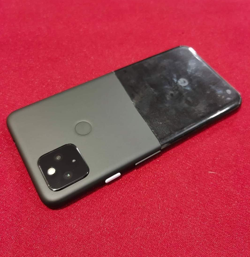 The rumoured Pixel 4a (5G) prototype. (Image source: Vật Vờ Studio)