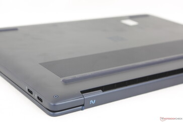 Smooth edges and rounded corners are reminiscent of the Dragonfly Pro design
