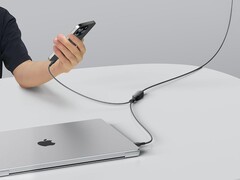 The Anker 2-in-1 USB-C to USB-C cable lengths can be adjusted. (Image source: Anker)