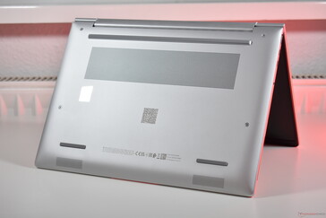 HP EliteBook 8 G1a 14: bottom cover