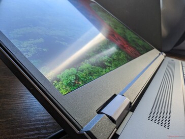 Matte non-touch IPS panel. OLED is the only option for touchscreen and DCI-P3 colors