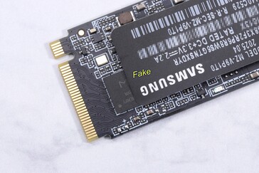 The fake Samsung sports a Maxio, not Samsung controller.