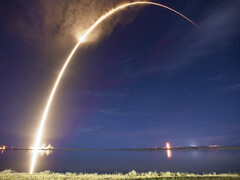 No Falcon 9, but this is roughly how PACE flies into space. (Source: pixabay/SpaceX-Imagery)