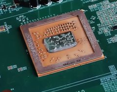 The Zhaoxin KaiXian KX-6780A CPU cannot be upgraded, as it comes in BGA packaging and a  dedicated motherboard.   (Image Source: 二斤自制)