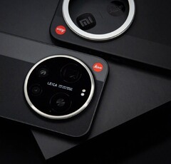The Xiaomi 17 Ultra.