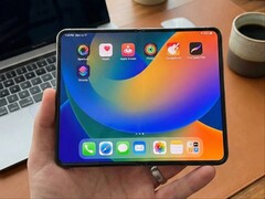 Unofficial render of iPhone Ultra/Fold.