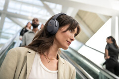 Bose QuietComfort 45 drops to record-low price on Amazon (Image source: Amazon)