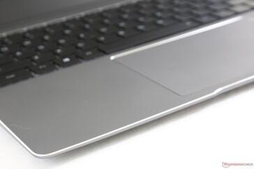 Aluminum alloy chassis hides fingerprints well