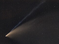 Image of a comet showing its two tails. (Image source: JimBonser - Pixabay)