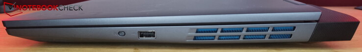Right: webcam shutter, USB-A 3.2 Gen 1 (5 Gbit/s)