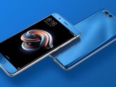 The Xiaomi Mi Note 3 in the heady pre-notch smartphone era. (Image source: PiunikaWeb)