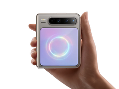 A new &quot;AI&quot; smartphone. (Image source: Huawei)