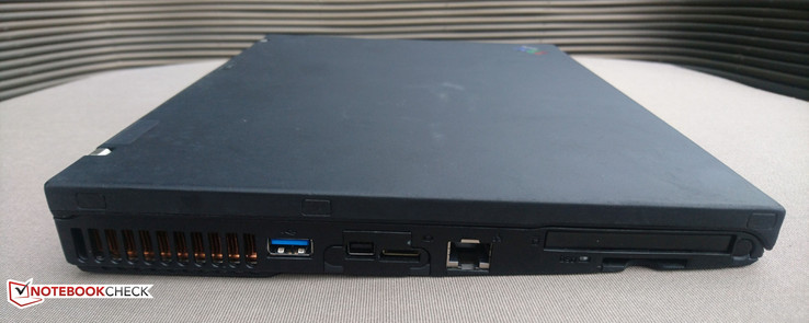 Left: USB 3.1, mini-DP, mini-HDMI, Gigabit Ethernet, SD Card