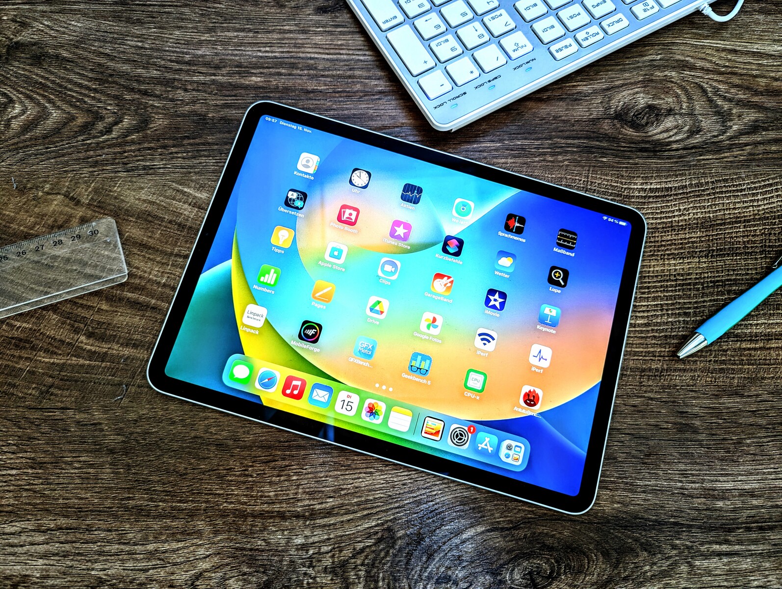 12.9 iPad Pro (M1) - UNBOXING and SETUP! 