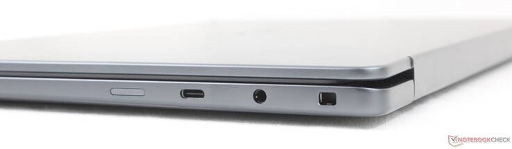 Right: USB-A 4.0 w/ DisplayPort 2.1 + Power Delivery, 3.5 mm headset, Noble lock