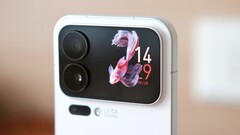 We don&#039;t yet know whether Xiaomi will also include the secondary display in the Xiaomi 18 Pro, but the Snapdragon 8 Elite Gen 6 seems to be a given. (Image source: Weibo)