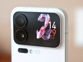 We don't yet know whether Xiaomi will also include the secondary display in the Xiaomi 18 Pro, but the Snapdragon 8 Elite Gen 6 seems to be a given. (Image source: Weibo)