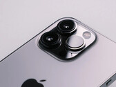 Apple is allegedly sourcing displays for the iPhone 14 series from Samsung, LG, and BOE. (Image source: Howard Bouchevereau)