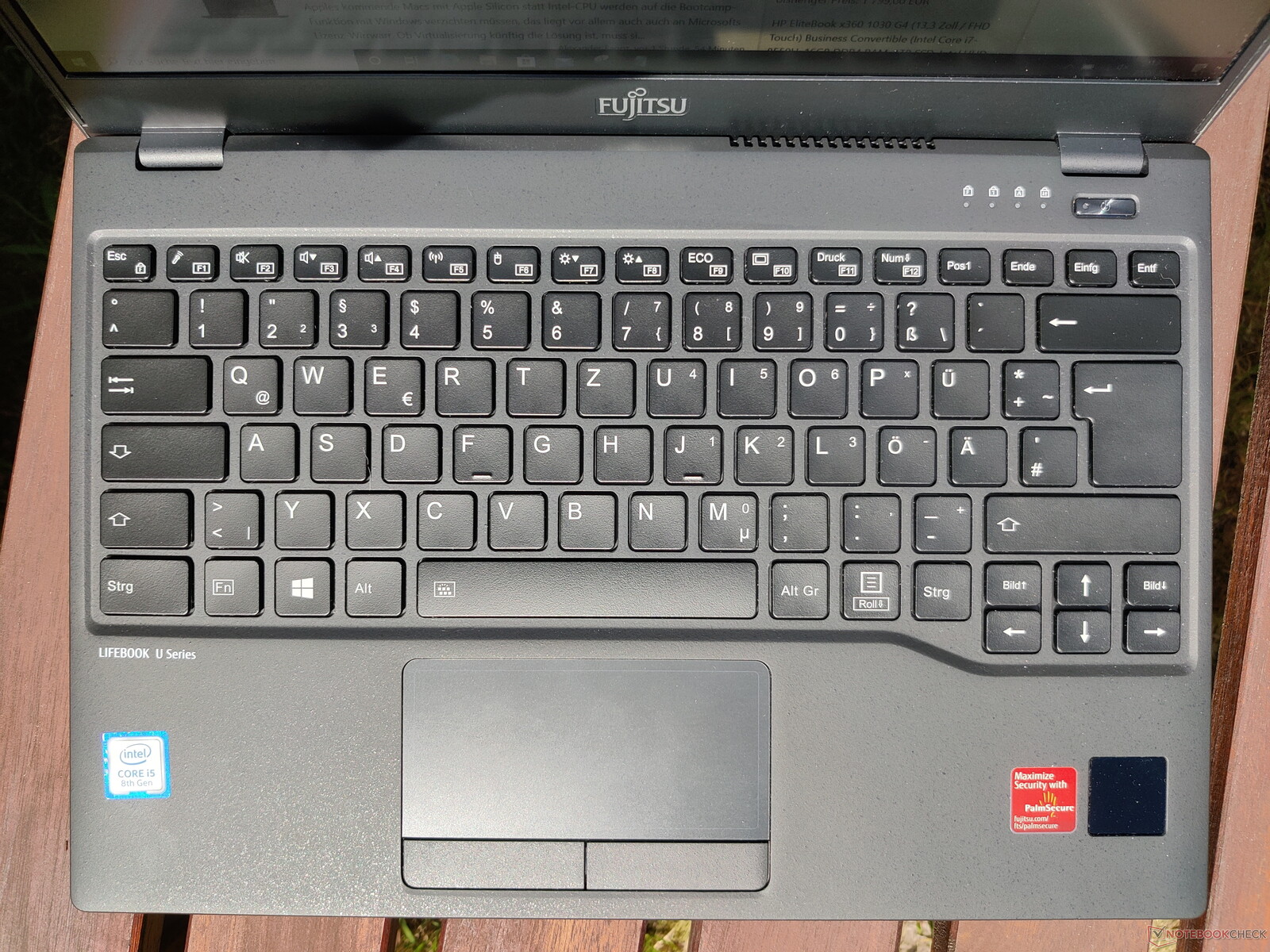 Fujitsu Lifebook U939 Laptop Review: A compact business notebook 