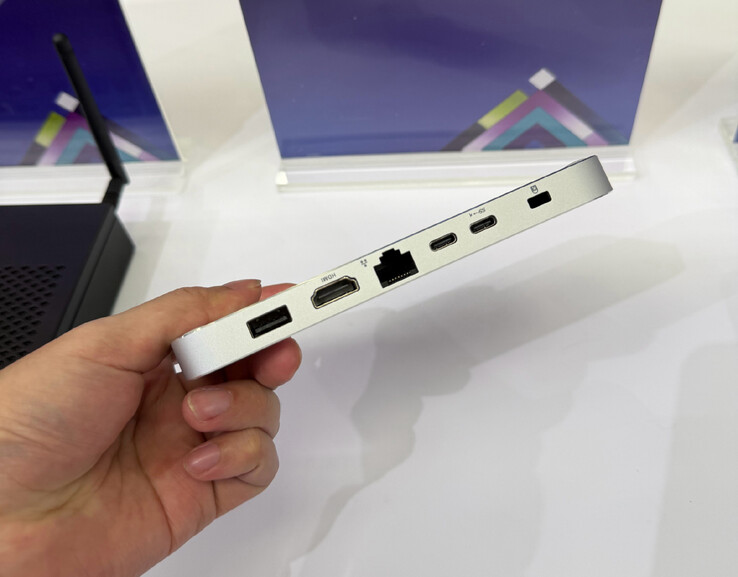 Side port configuration of the mini PC