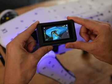 Blue laser scanning with markers.