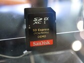 The latest SD Express 8.0 specs allow for transfer speeds of up to 4 GB/s. (Image Source: thanhnien.vn)