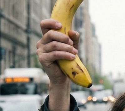 Anatomically questionable hand