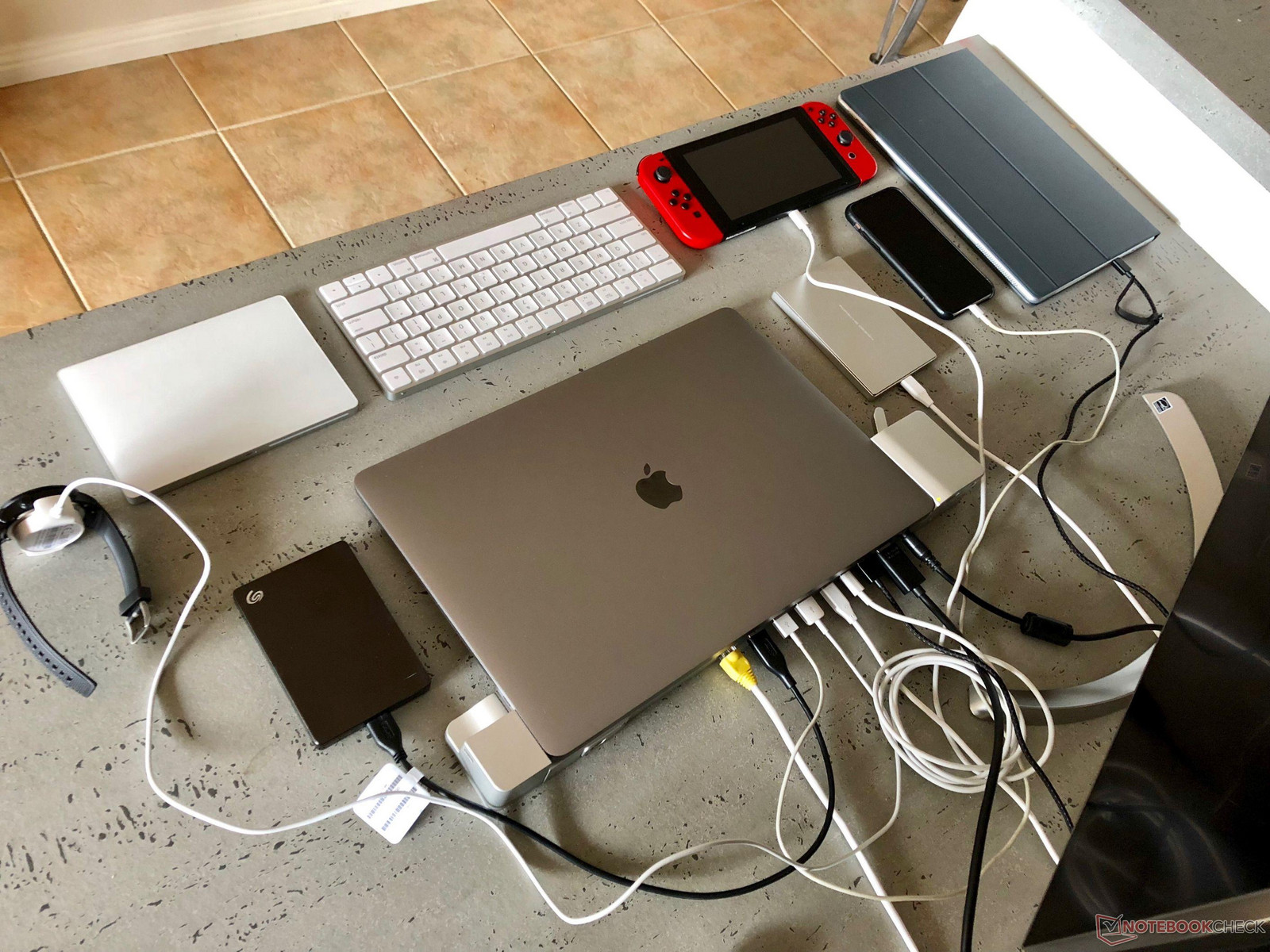 Docking Station for the 16-inch MacBook Pro - LandingZone