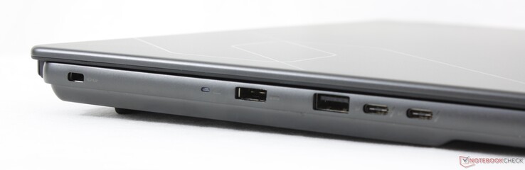 Left: Kensington lock, AC adapter, USB-A 3.2 Gen. 2, 2x USB-C Thunderbolt 4 w/ DisplayPort 2.1 + Power Delivery 3.0