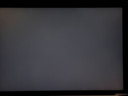 Only minor backlight bleeding